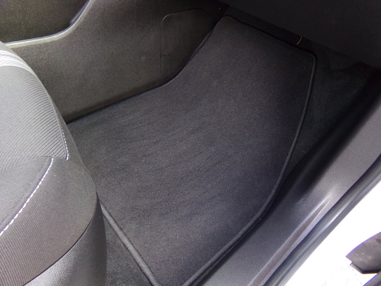 Used 2024 Chevrolet Blazer LT w/ Convenience Package image 29