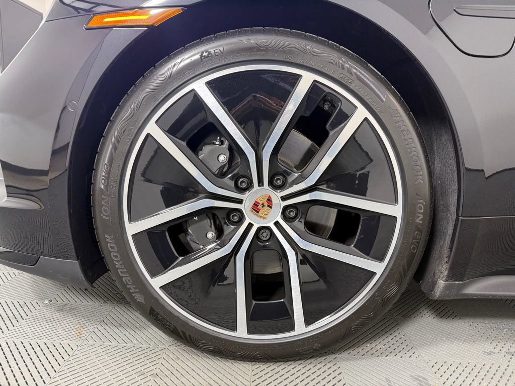 New 2026 Porsche Taycan RWD image 11