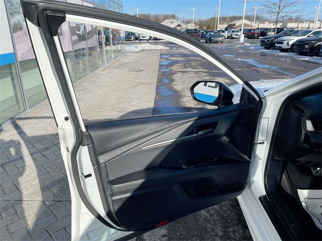 Used 2025 Toyota Camry SE image 21