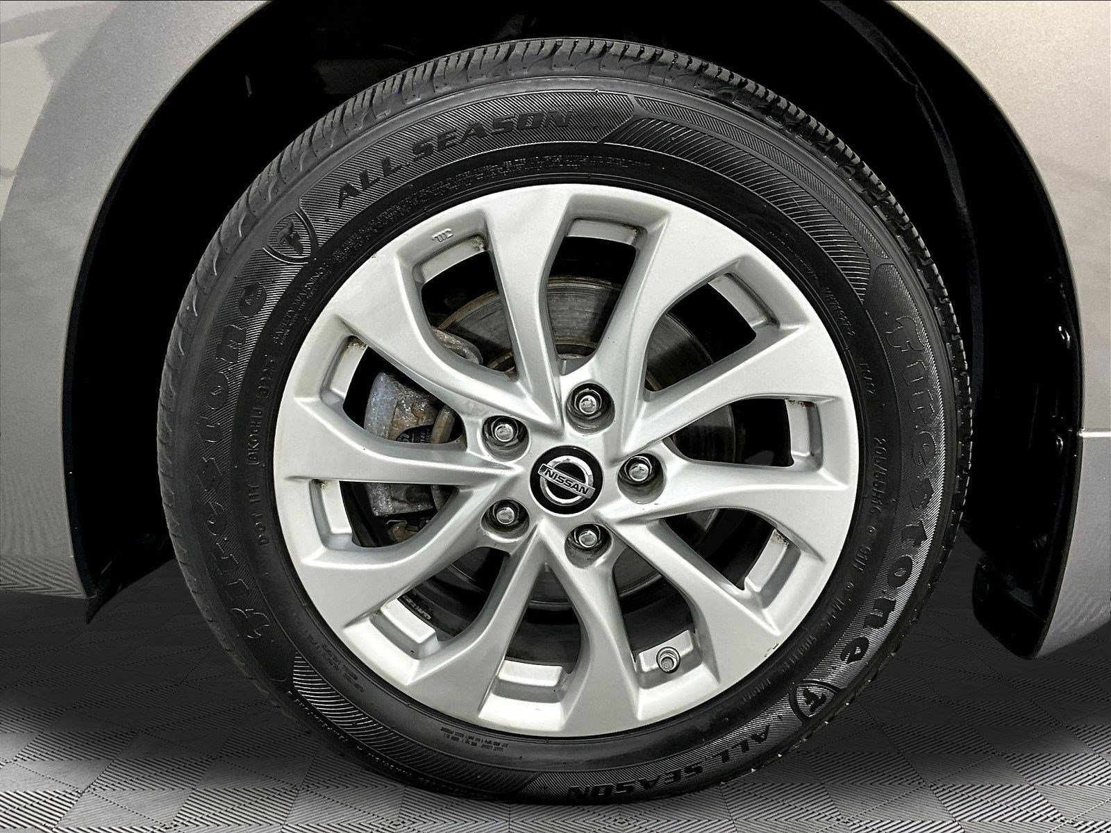 Used 2016 Nissan Sentra SV w/ Style Package FWD image 30