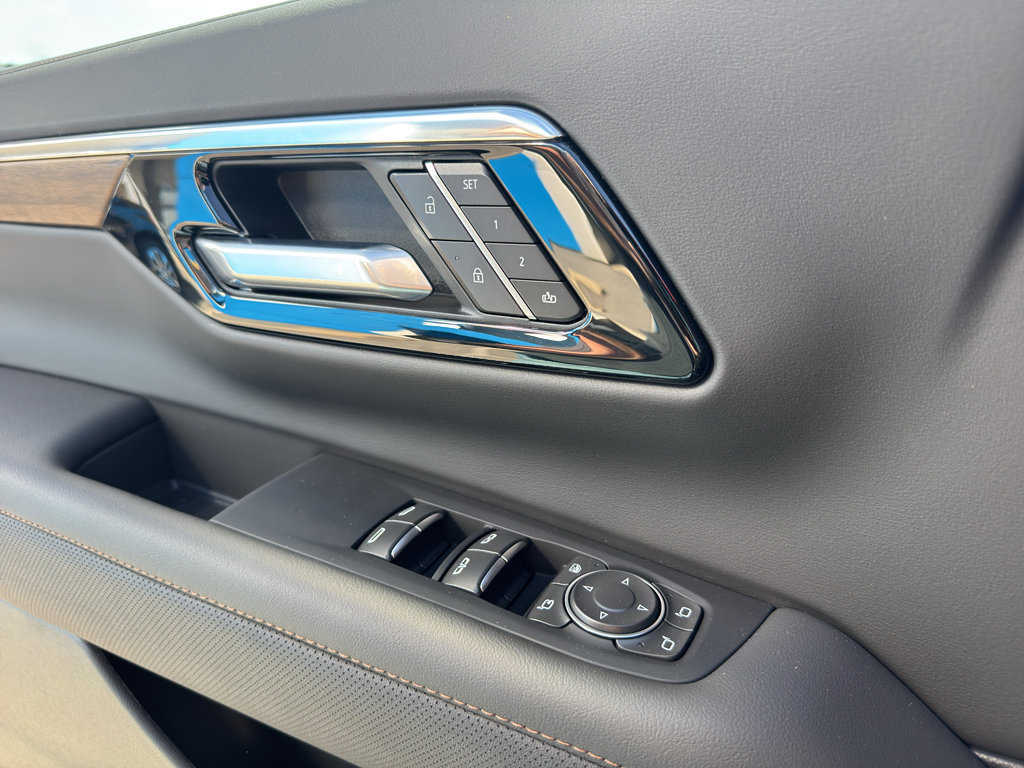 New 2026 Chevrolet Tahoe High Country w/ Sun And Tow Package AWD/4WD image 24