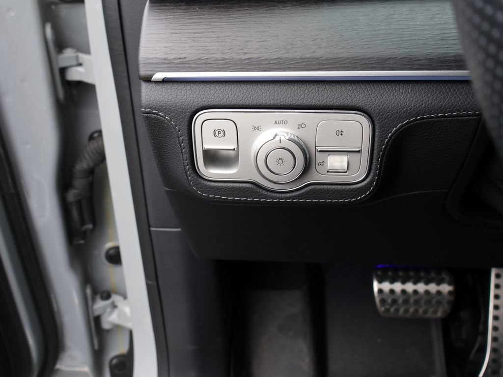 Used 2024 Mercedes-Benz GLS 580 4MATIC image 26
