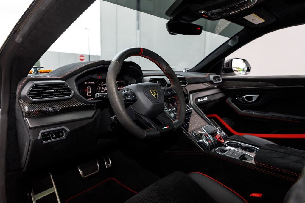 Used 2024 Lamborghini Urus Performante image 9
