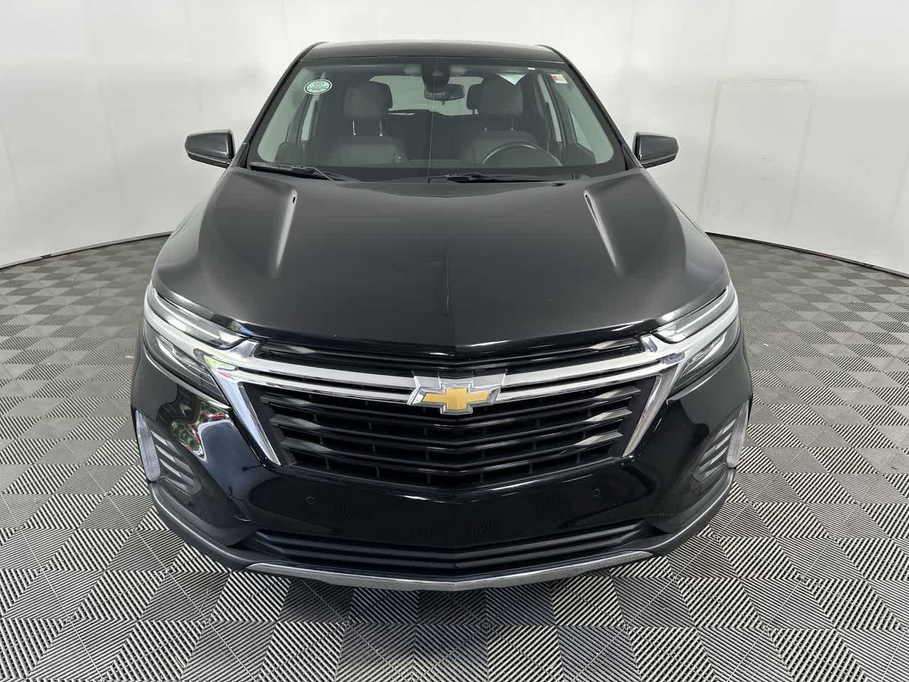 Used 2024 Chevrolet Equinox LT FWD image 3