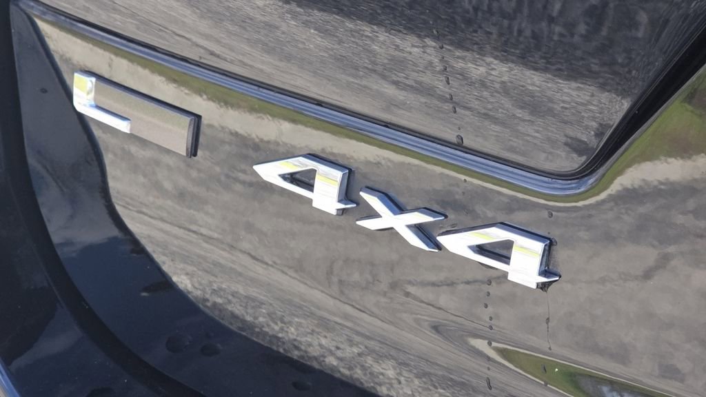 Used 2023 Jeep Grand Cherokee L Limited w/ Luxury Tech Group II image 8