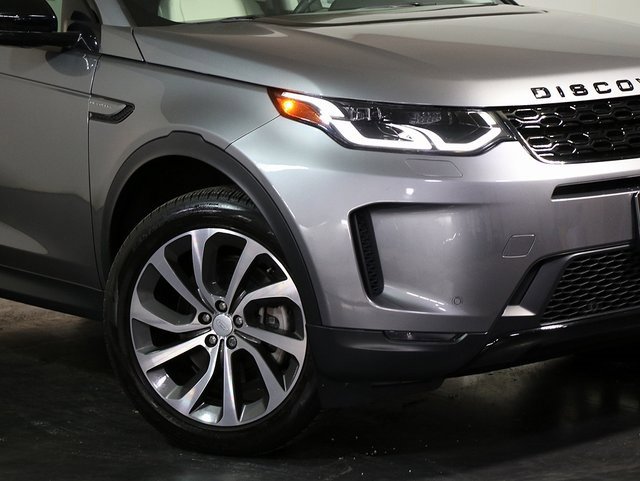 Used 2023 Land Rover Discovery Sport SE image 8