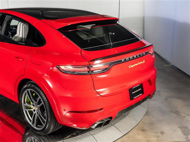 Certified 2023 Porsche Cayenne Turbo S AWD/4WD image 36
