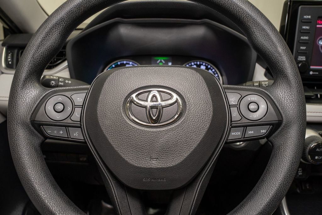 Used 2022 Toyota RAV4 XLE image 18