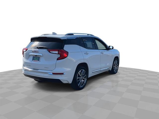 Used 2024 GMC Terrain Denali w/ Denali Premium Package image 8