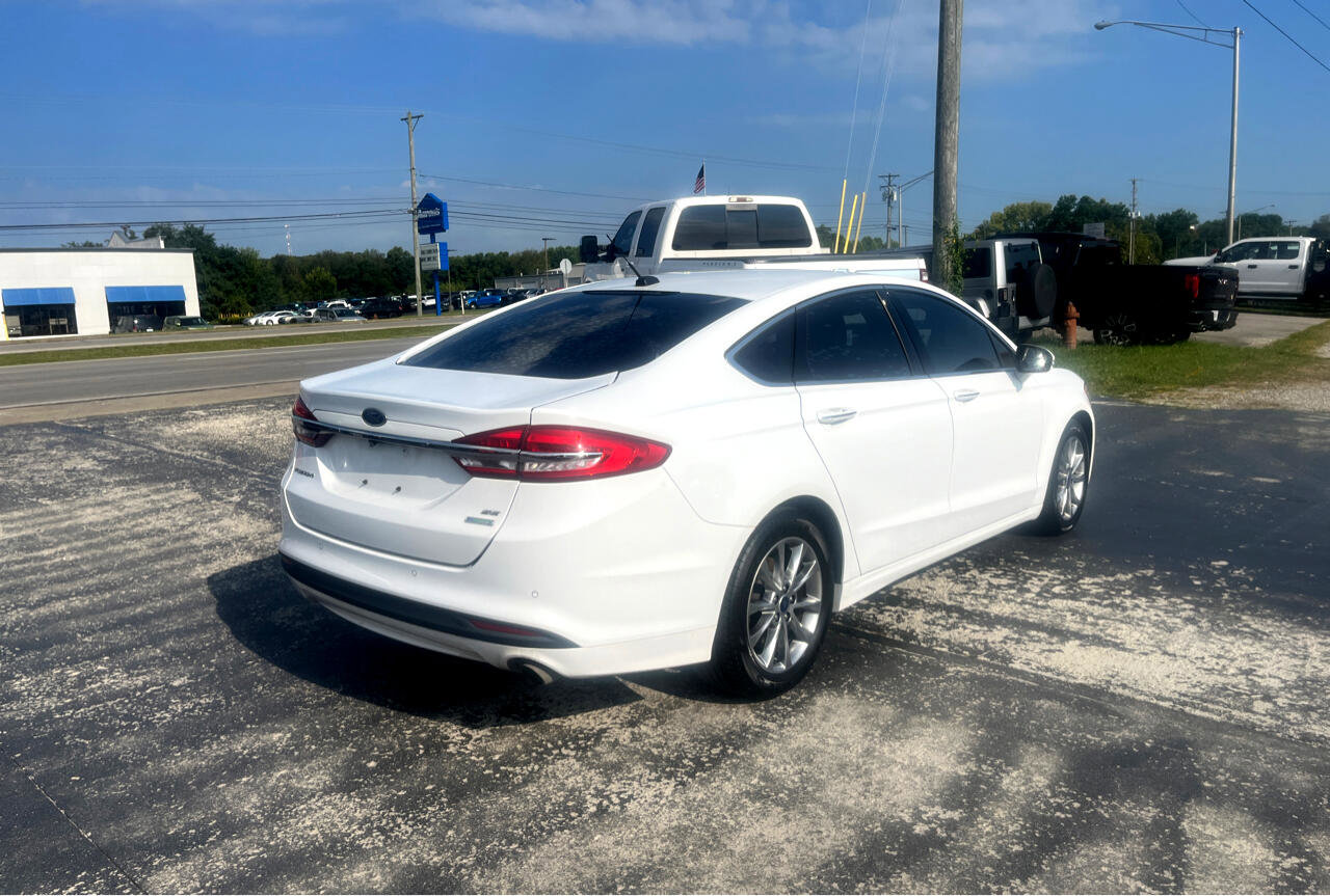 Used 2017 Ford Fusion SE image 5
