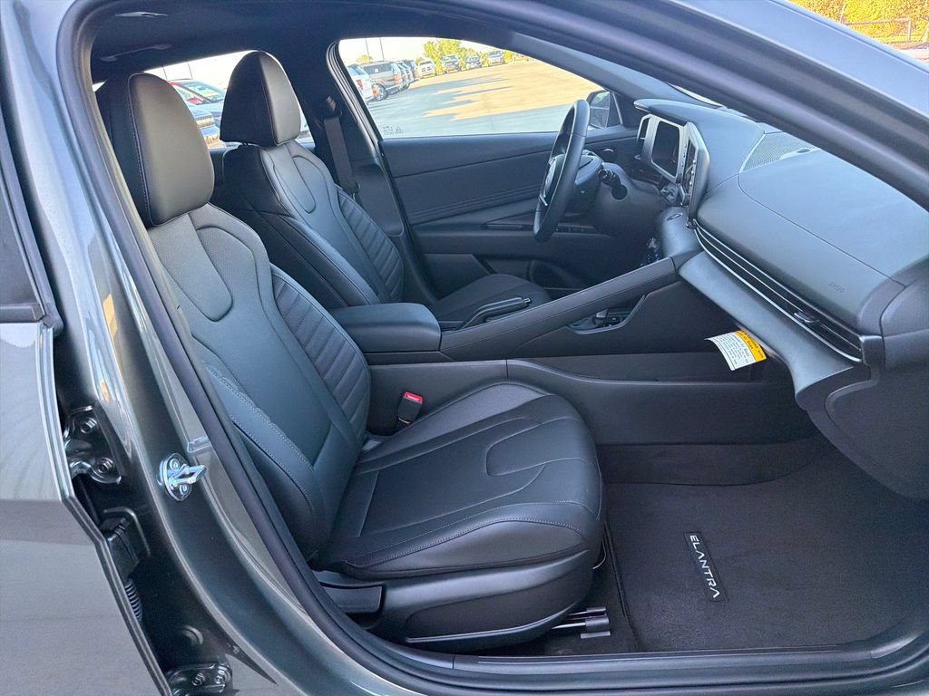 New 2026 Hyundai Elantra SEL Sport FWD image 35