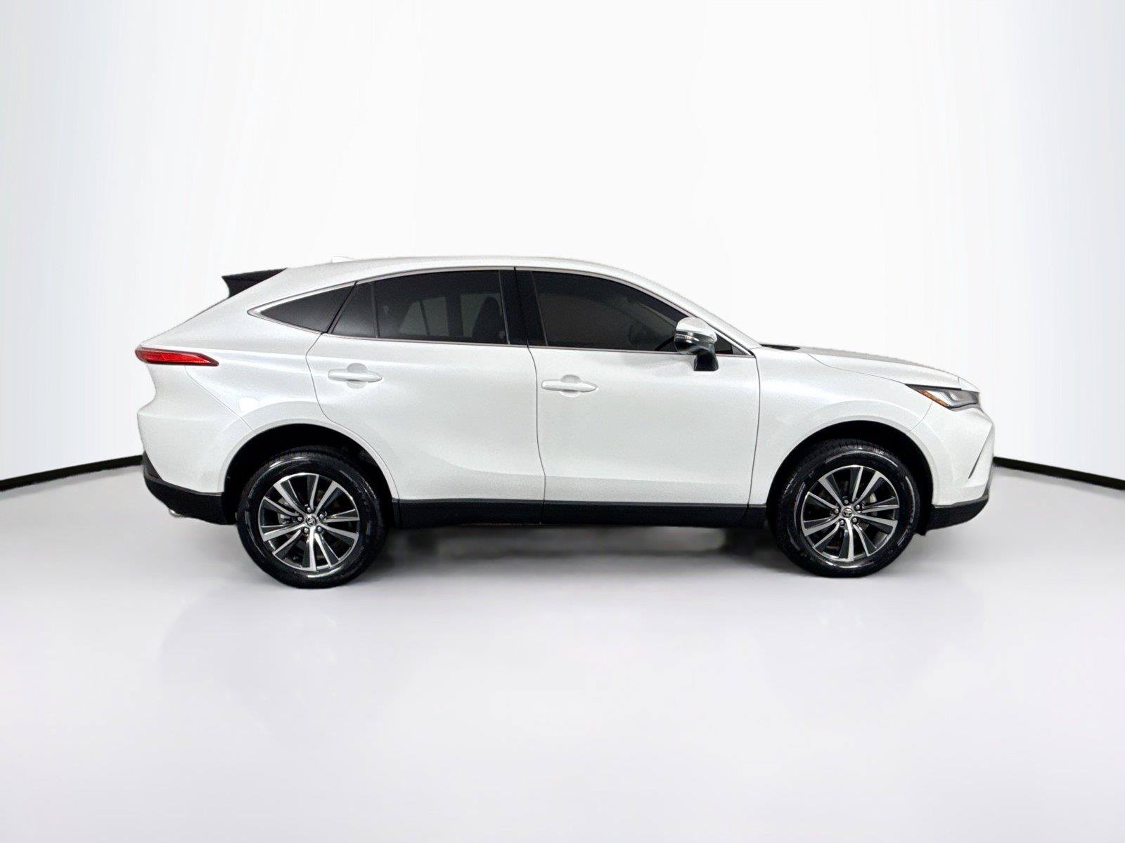 Certified 2023 Toyota Venza LE AWD/4WD image 10