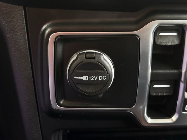 Used 2021 Jeep Wrangler Unlimited Sahara AWD/4WD image 21