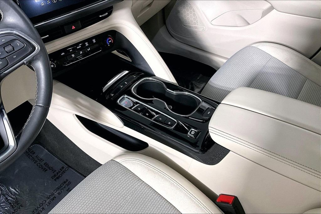 Used 2023 Buick Envision Preferred image 17