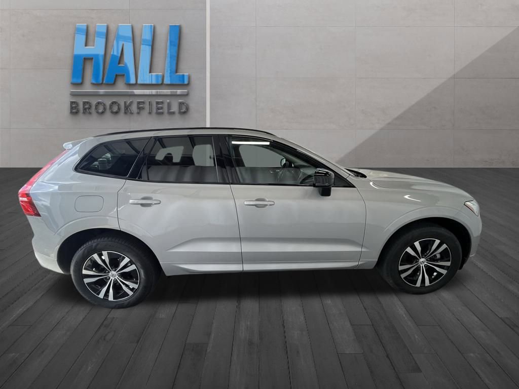 Used 2024 Volvo XC60 B5 Core image 6