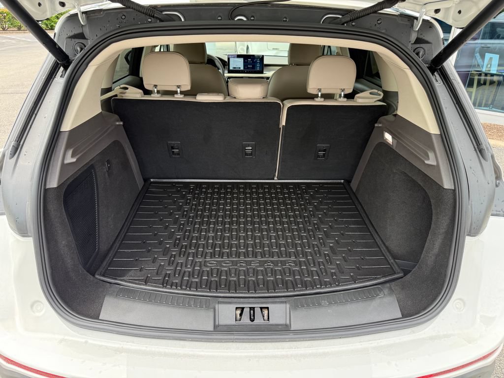 Used 2023 Lincoln Corsair AWD image 10