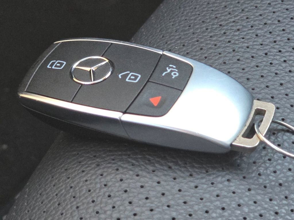 Certified 2022 Mercedes-Benz GLC 300 4MATIC image 39