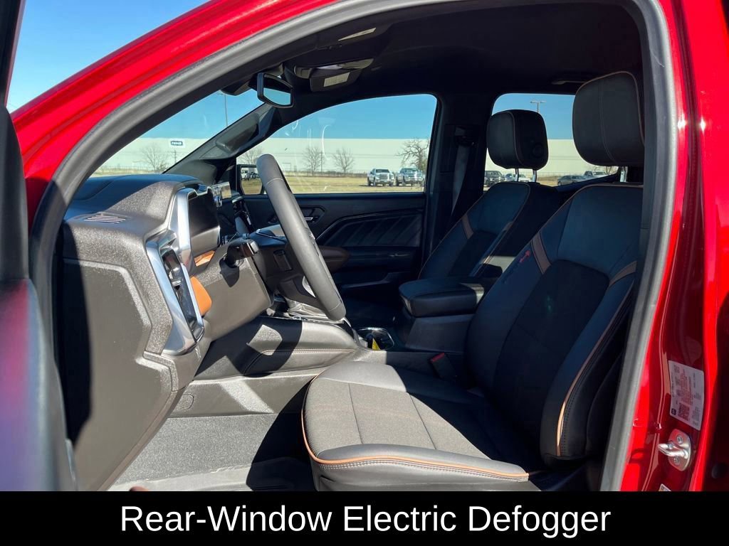 Used 2024 GMC Canyon AT4 w/ Technology Package image 10