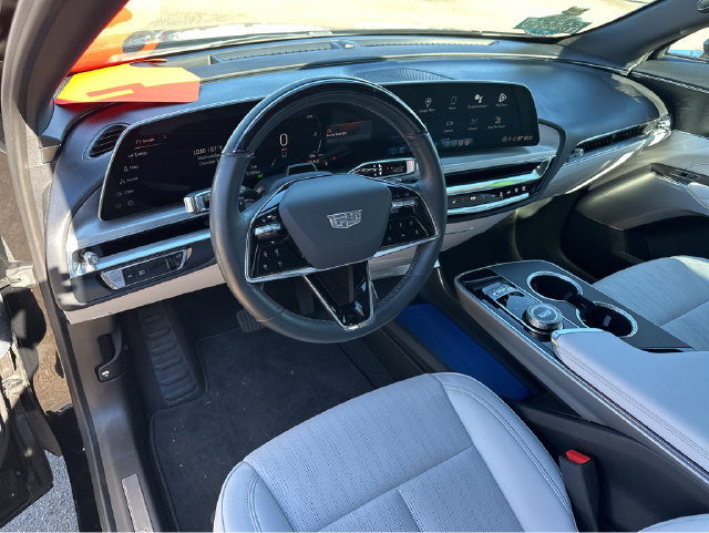 Certified 2024 Cadillac Lyriq Luxury AWD/4WD image 24