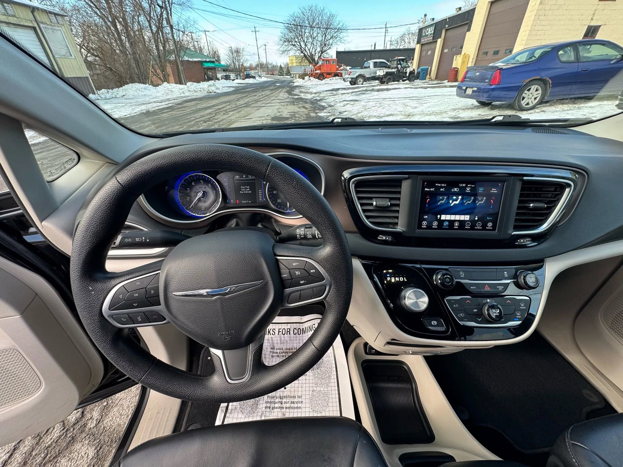 Used 2020 Chrysler Voyager Lxi image 12