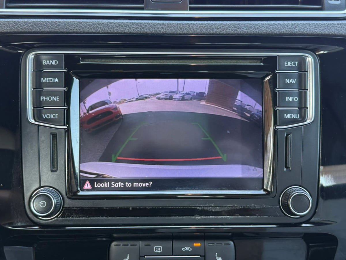 Used 2016 Volkswagen Jetta Sport FWD image 55