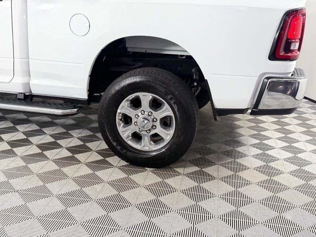 Certified 2025 RAM 2500 Big Horn AWD/4WD image 11