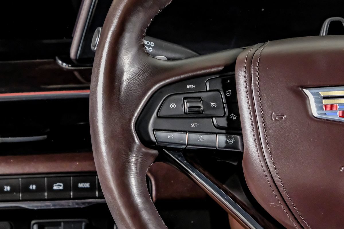 Used 2023 Cadillac Escalade ESV Sport Platinum AWD/4WD image 17