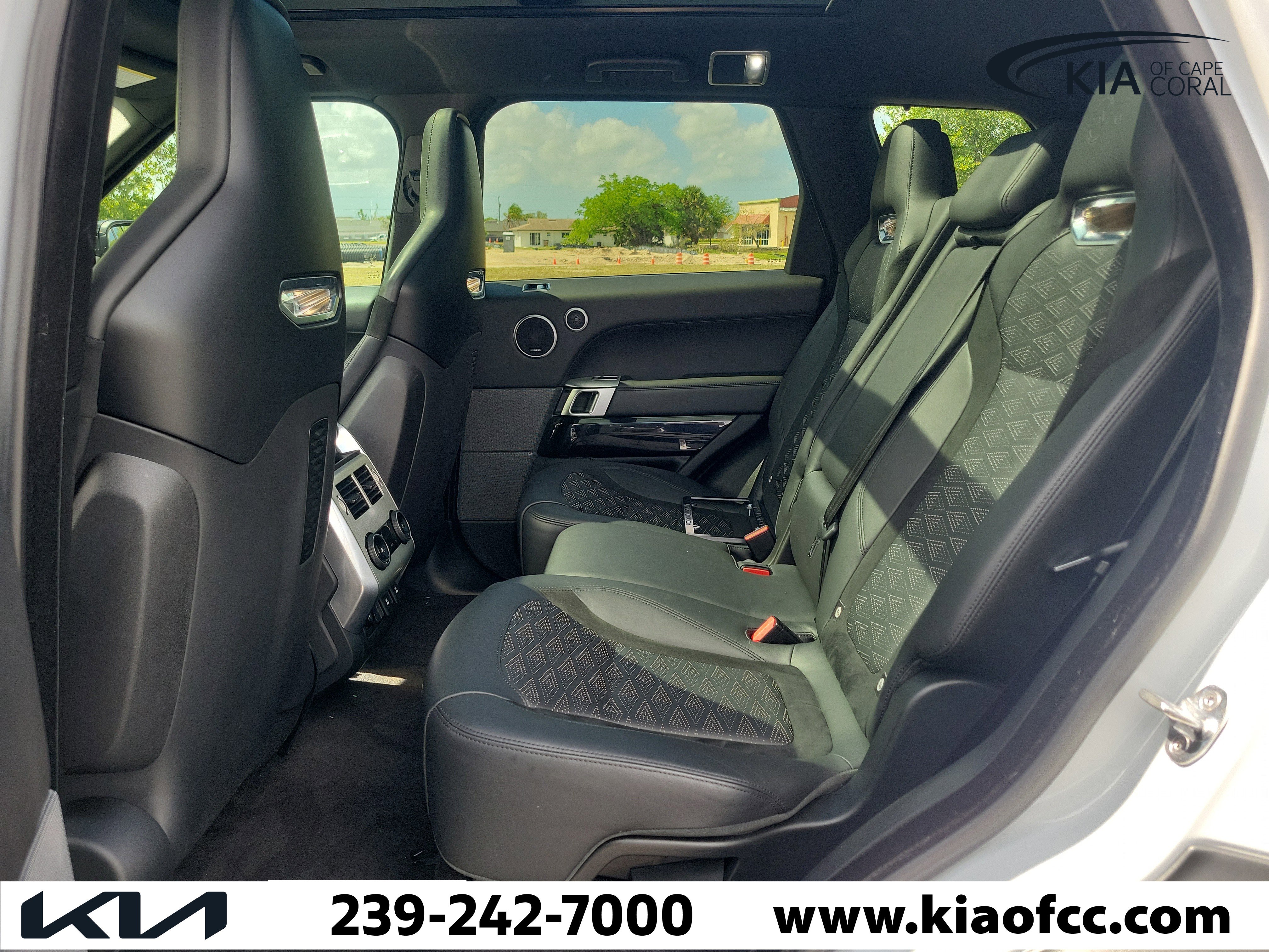 Used 2021 Land Rover Range Rover Sport SVR image 14