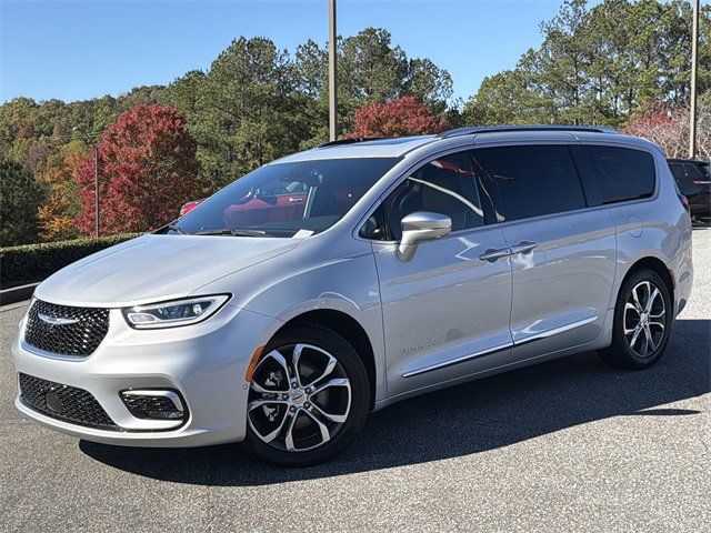 Used 2024 Chrysler Pacifica Pinnacle