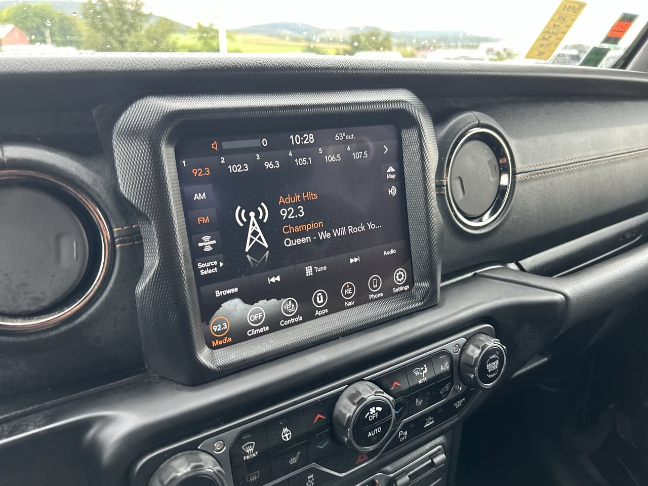Used 2021 Jeep Gladiator Overland AWD/4WD image 27