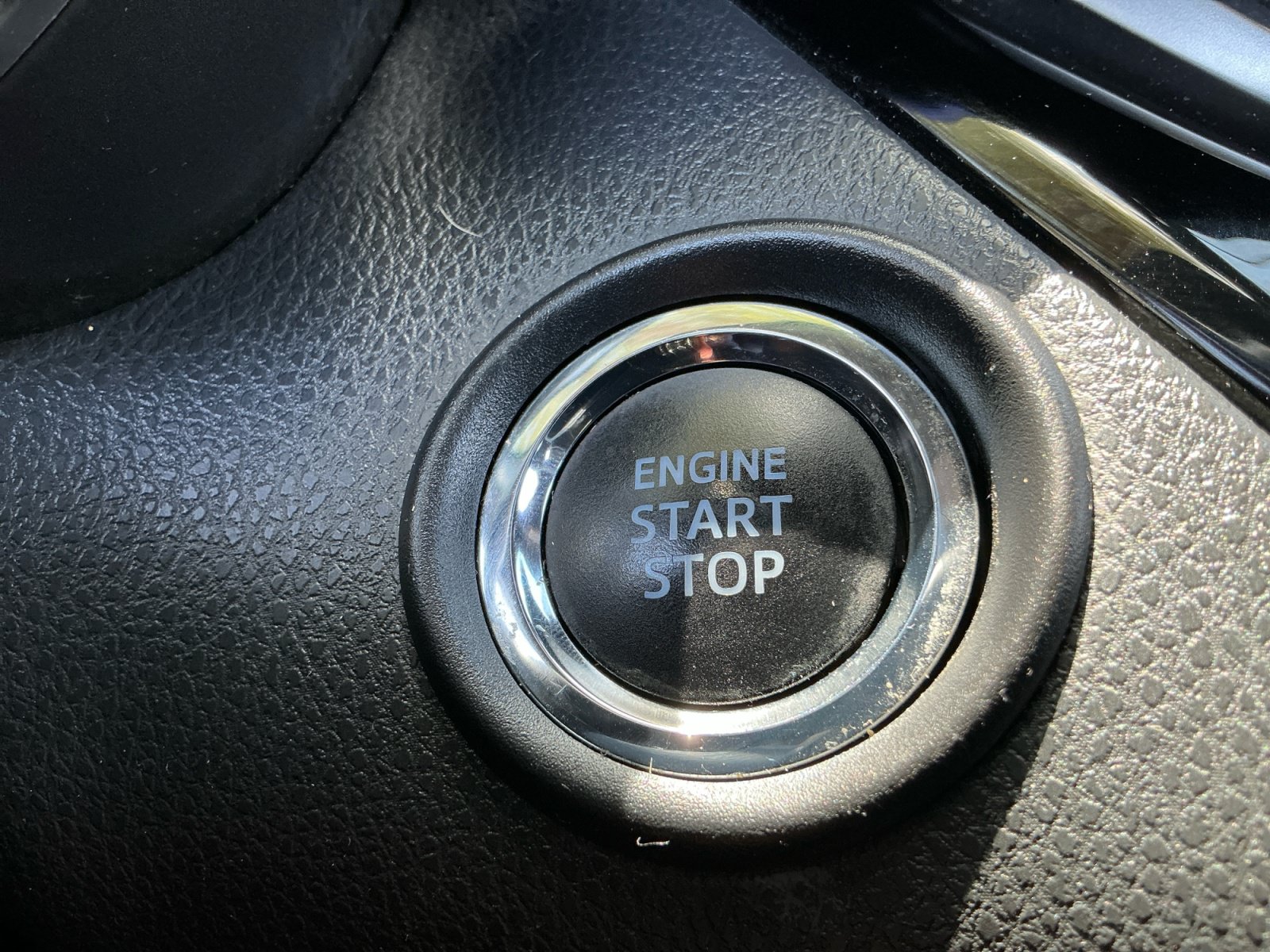 Certified 2020 Toyota C-HR XLE FWD image 29