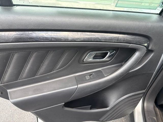 Used 2012 Ford Taurus Limited FWD image 19