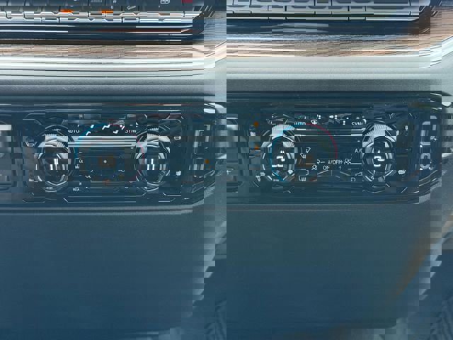 New 2026 Chevrolet Silverado 1500 LT w/ Z71 Off-Road Package AWD/4WD image 32