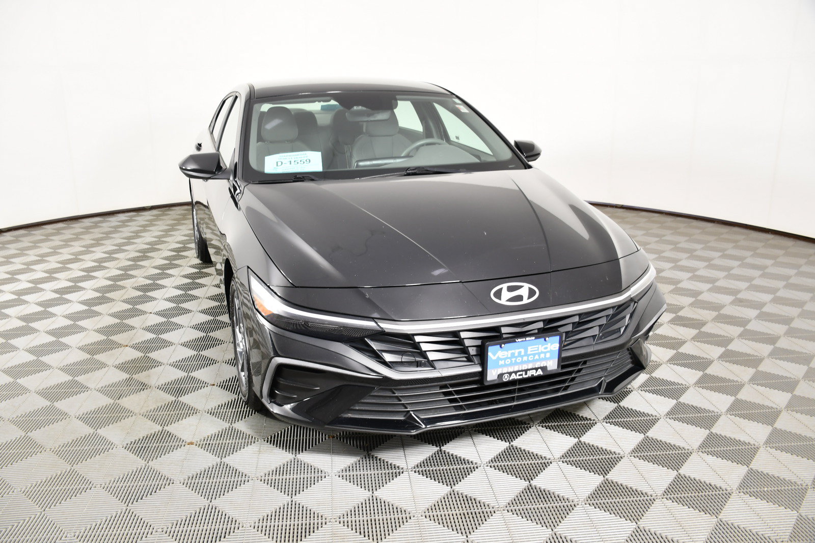 Used 2024 Hyundai Elantra SEL FWD image 3