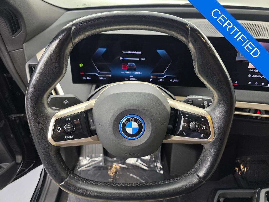 Used 2024 BMW iX xDrive50 w/ Sport Package AWD/4WD image 18