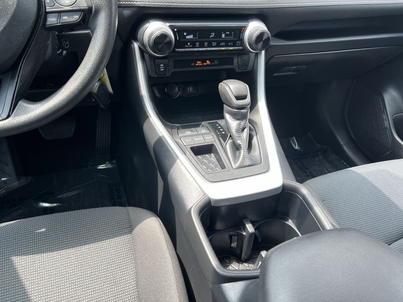 Used 2023 Toyota RAV4 LE FWD image 21
