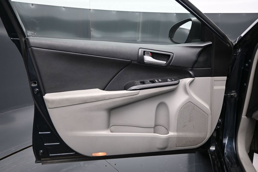 Used 2014 Toyota Camry LE FWD image 10