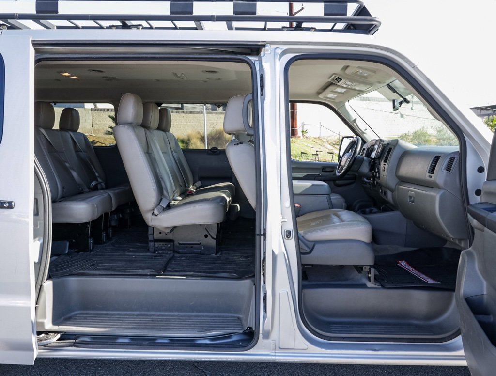 Used 2021 Nissan NV 3500 SL image 20