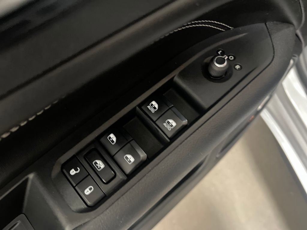 Used 2023 Jeep Compass High Altitude image 13