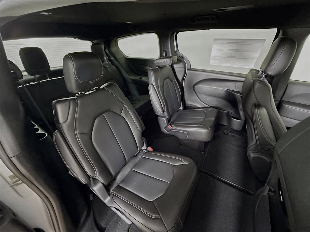 New 2026 Chrysler Pacifica Select image 28