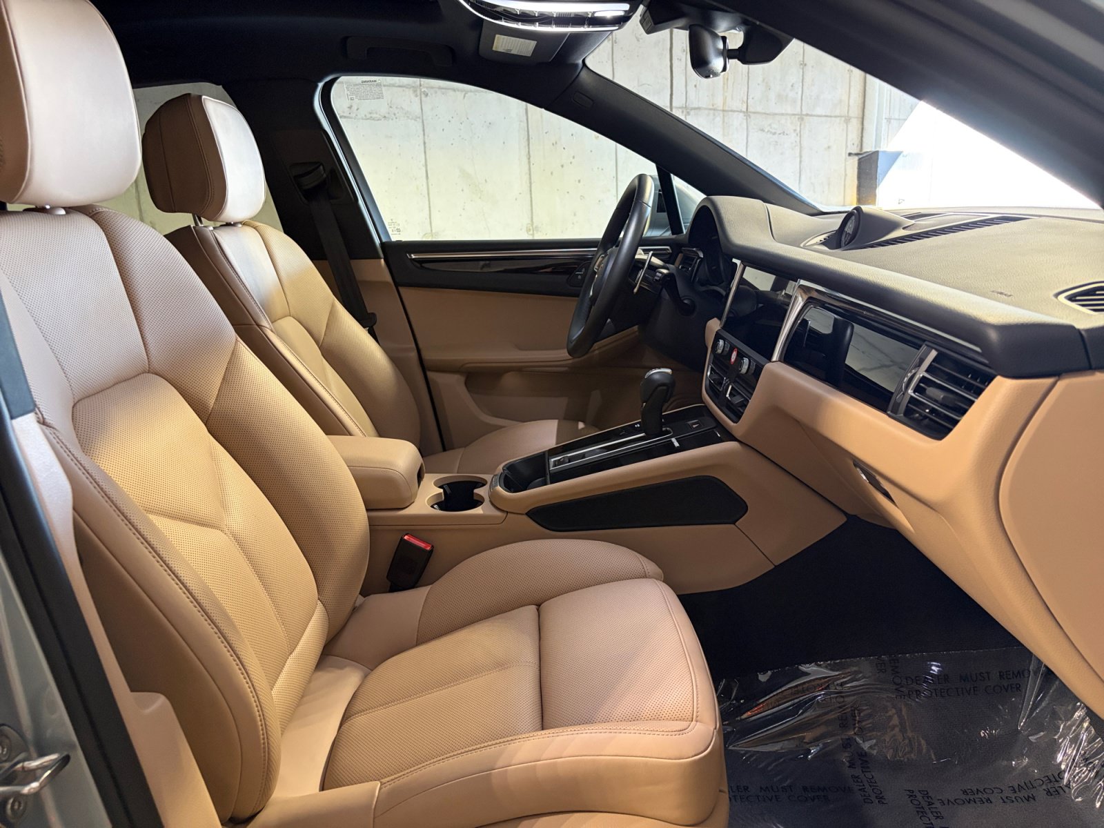 Certified 2026 Porsche Macan AWD/4WD image 22