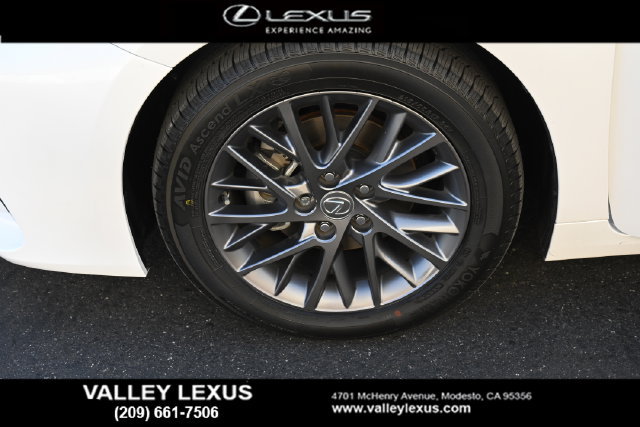 Used 2018 Lexus ES 350 w/ Navigation System Package FWD image 22
