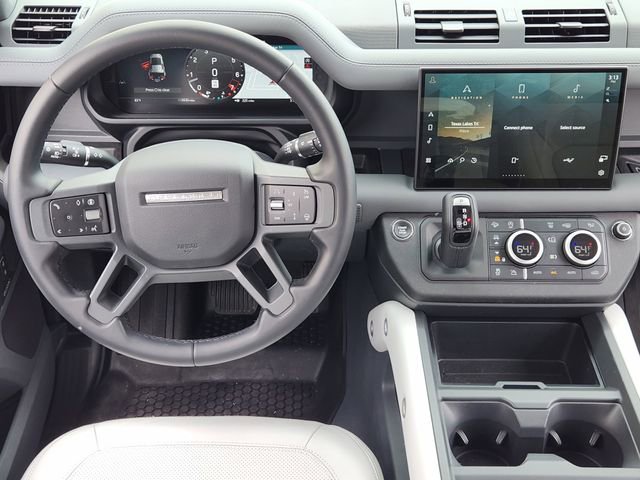 Used 2025 Land Rover Defender 110 X-Dynamic SE image 25
