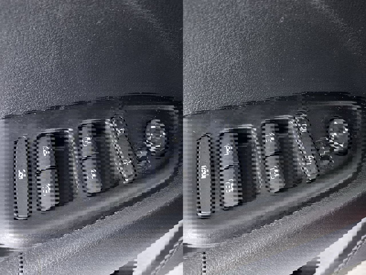 Used 2022 Hyundai Venue SE image 11