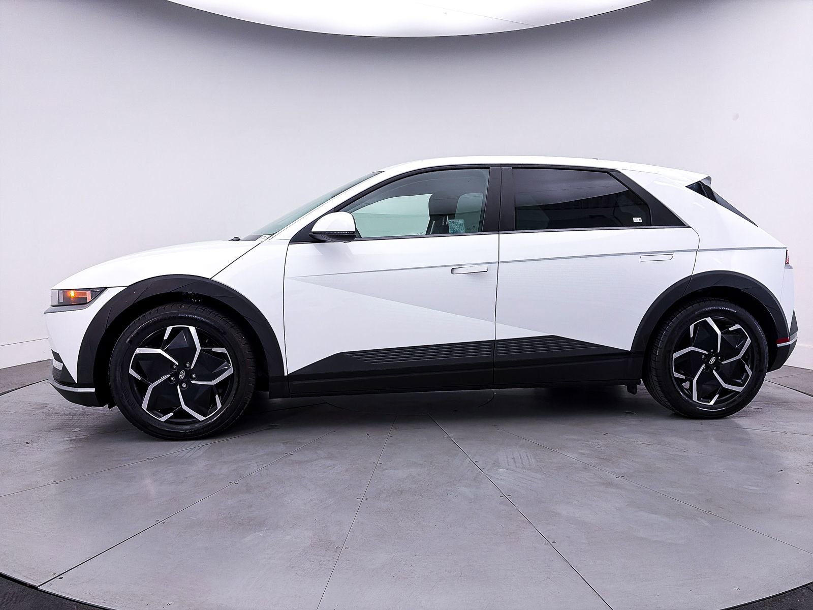 Used 2024 Hyundai Ioniq 5 SEL RWD image 40