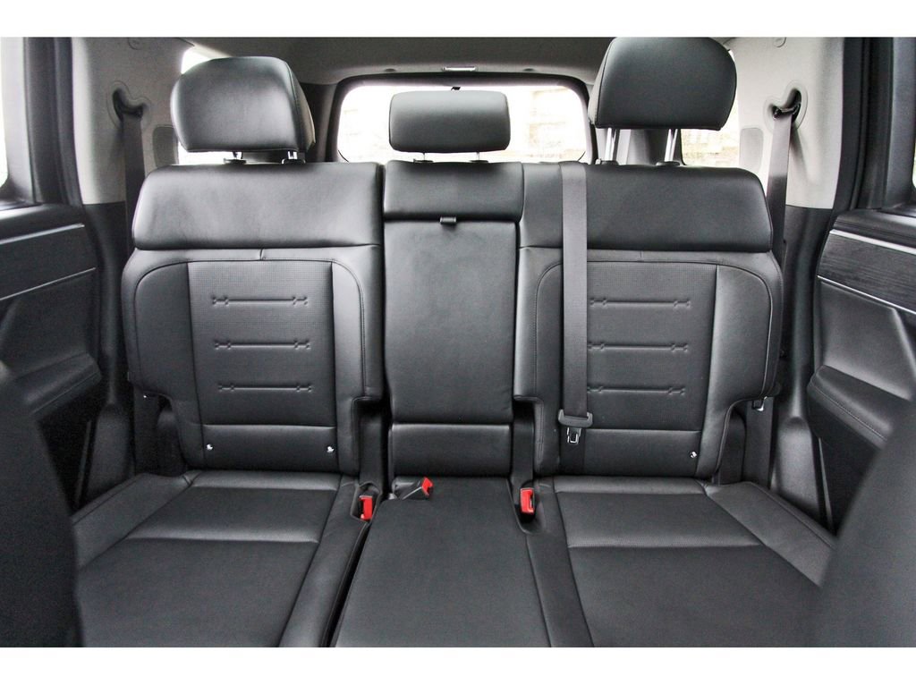 Certified 2025 Hyundai Santa Fe Limited AWD/4WD image 16