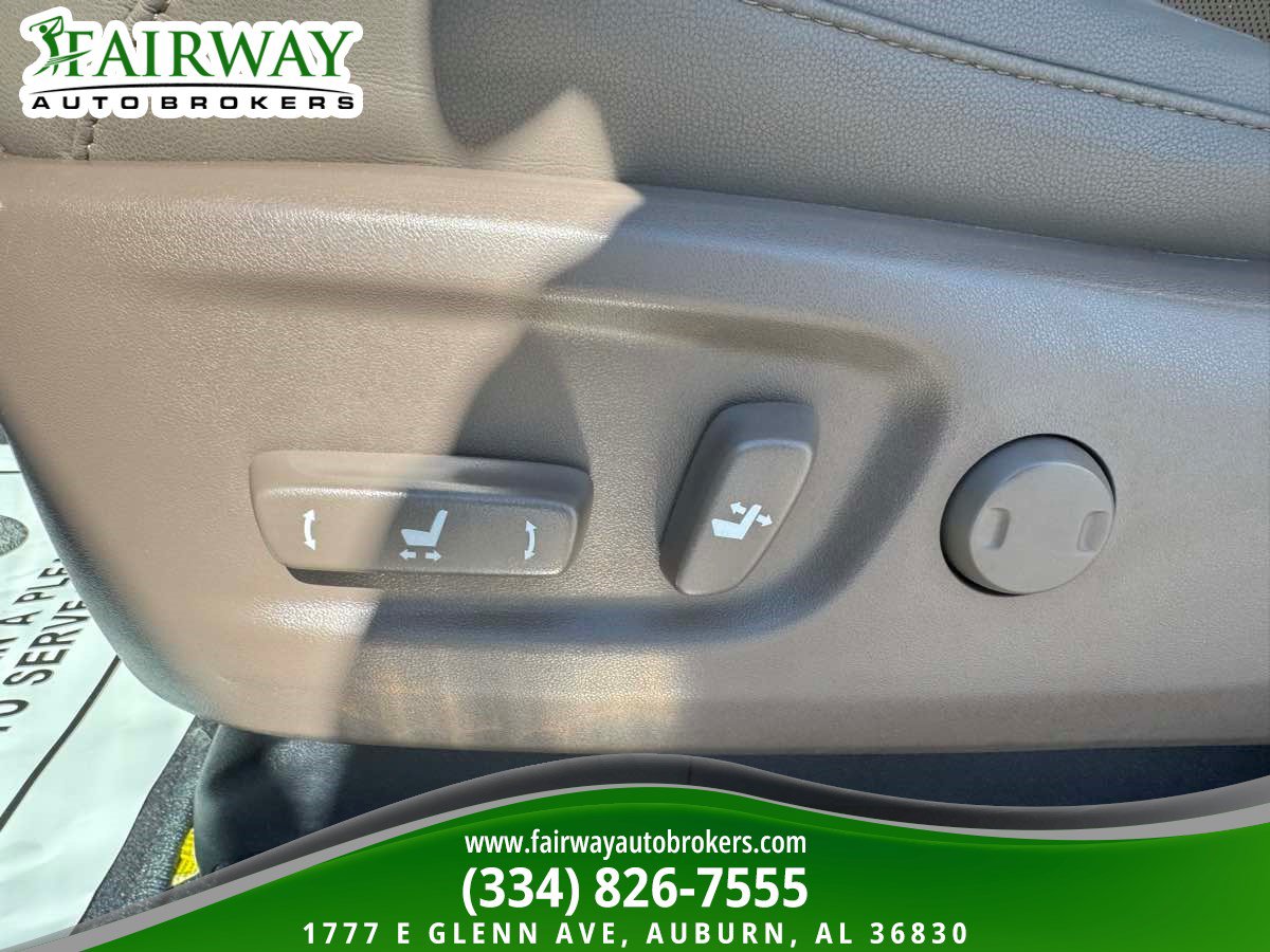 Used 2023 Lexus GX 460 Premium w/ Accessory Package AWD/4WD image 16