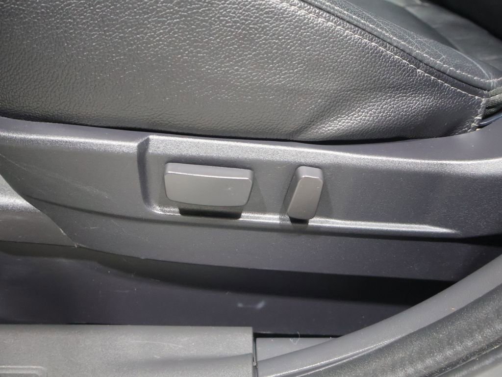 Used 2018 Mitsubishi Outlander GT AWD/4WD image 13