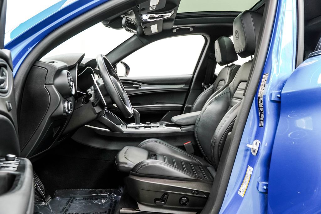 Used 2023 Alfa Romeo Stelvio Veloce image 16