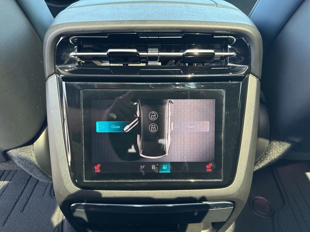 Used 2025 Cadillac Escalade IQ Luxury 2 w/ LPO, Premium Carpet Package AWD/4WD image 17
